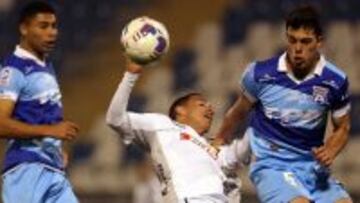 Fernando en el duelo de San Marcos de Arica ante Barnechea.