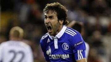 Raúl anotó el gol del empate del Schalke en Mestalla