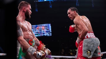 David Benavidez destrozó el rostro de Caleb Plant para mantener su campeonato interino de los supermedianos del CMB.