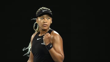Melbourne (Australia), 13/01/2025.- Naomi Osaka of Japan celebrates a point during her Women's round 1 match against Caroline Garcia of France at the 2025 Australian Open in Melbourne, Australia, 13 January 2025. (Tenis, Francia, Japón) EFE/EPA/JOEL CARRETT AUSTRALIA AND NEW ZEALAND OUT