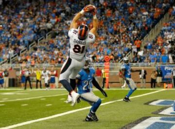 Los Broncos cerraron el partido en la posesi¨®n posterior, gracias a este touchdown de pase de 11 yardas de Manning a Owen Daniels, que pondr¨ªa el definitivo 24 a 12 despu¨¦s del punto extra. Daniels acab¨® el partido con 5 recepciones para 28 yardas, siendo los m¨¢ximos receptores de Denver Thomas con 92 y Sanders con 87.