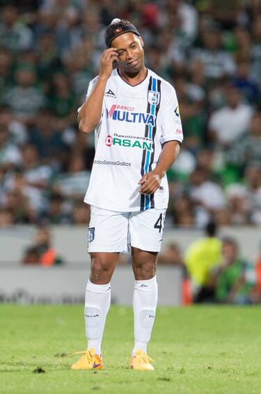 El 'Pipino' Cuevas le ofreció ayuda a Ronaldinho en Paraguay