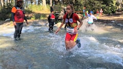 K42 Villa La Angostura. Sheila Aviles, plata mundial seleccion española, vadeando río km12.