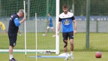 Fabricio entrenando con el fisio