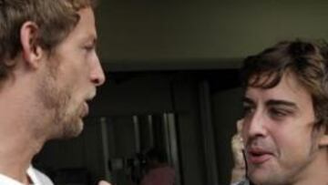 <b>DECISIÓN CORRECTA.</b> El piloto inglés Jenson Button expresó que la decisión de Fernando Alonso de continuar en la escudería Renault ha sido "la mejor opción".