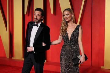 Sonrisas y estatuillas destacan en las “afterparty” de los Oscars