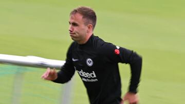 Götze, entrenando con el Eintracht.