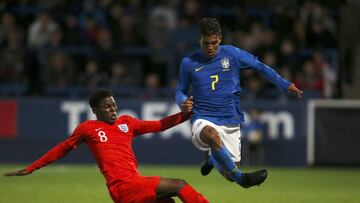TELFORD, ENGLAND - OCTOBER 15: Yunus Musah of England and Gabriel Veron Fonseca de Souza of Brazil during the U17 International Youth Tournament game between England and Brazil at the New Bucks Head Stadium on October 15, 2018 in Telford, England. (Photo