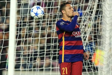 Adriano celebra un gol con el Barcelona.