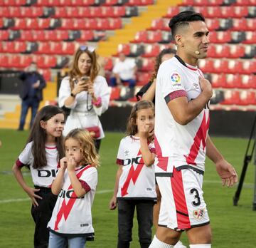 Falcao ha sido presentado con el Rayo Vallecano ante la presencia de numerosos seguidores.