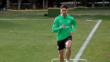 Fidel Chaves vuelve al césped