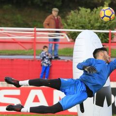 Dani Martín aguarda la ocasión que no tuvo en Portugalete