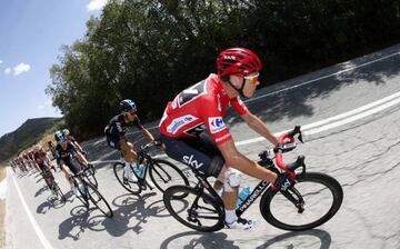 Chris Froome disputó la etapa con la rodilla derecha vendada, una secuela de sus dos caídas del día anterior.