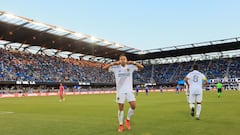 'Chicharito' Hernández brace silences Earthquakes fans in Cali Clásico