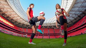 Valdezate y María Díaz, jugadoras del Athletic, en San Mamés.