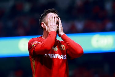 Paulinho busca igualar a Cardozo