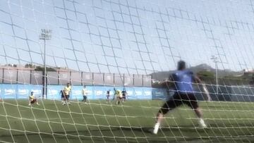 "A papá no": Vidal 'humilló' a Neto con este golazo en la práctica