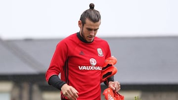 El futbolista del Real Madrid, Gareth Bale, con la selección de Gales.