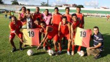 SU ÍDOLO. Los jugadores de los equipos locales de Lagarto y de las localidades cercanas, así como el resto de aficionados, no han dudado en comprar la camiseta.