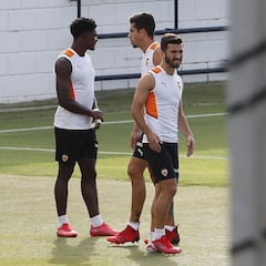 Gayà y Gabriel, con el grupo a cuatro días del Barcelona