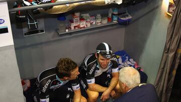 Patrick Lefevere habla con Iljo Keisse y Mark Cavendish durante los Seis Días de Gante de 2014.
