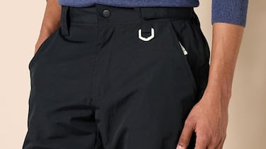 Este pantalón de esquí para hombre es aislante y resistente al agua