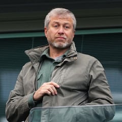 Las flotas de aviones y yates que ponen a Abramovich en cualquier parte del mundo