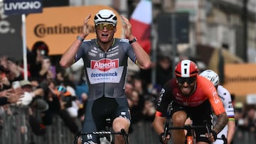 Van der Poel estalla de alegría al ganar Milán-San Remo.