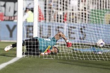 Los albos no tuvieron problemas para superar a Cobreloa, en la pen&uacute;ltima fecha del torneo.