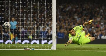 Juventus-Real Madrid 4-1, Gol 1-2 de Casemiro. Casemiro aprovechó un balón suelto en la frontal para, con un derechazo, batir a buffon. El balón tocó a Khedira y el cambio de dirección despistó al portero.
