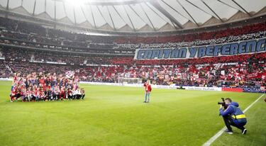 El Atlético homenajeó a Gabi: "Si alguien merece la Champions es este grupo de jugadores"