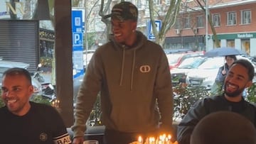 Así celebró Rodrygo su 22 cumpleaños