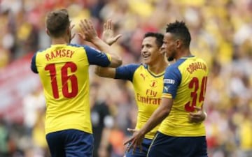 Alexis Sánchez sumó su segundo título en Arsenal.