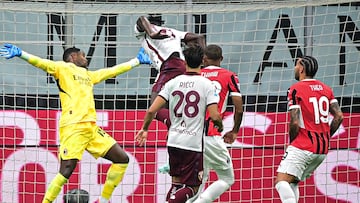 Torino's Colombian forward #91 Duvan Zapata (2ndL) scores his team's second goal during the Italian Serie A football match between AC Milan and Torino at the San Siro Stadium in Milan, on August 17, 2024. (Photo by Piero CRUCIATTI / AFP)