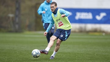 Cristóforo, durante un entrenamiento con el Eibar.