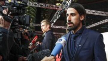 Sami Khedira atiende a los medios.