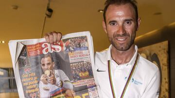 01/10/18 SELECCION DE ESPA&Ntilde;A ALEJANDRO VALVERDE RECIBE UN HOMENAJE EN EL DISTRITO C DE TELEFONICA
 ALEJANDRO VALVERDE MUNDIAL CICLISMO INNSBRUCK 2018 CAMPEON MUNDO MAILLOT ARCOIRIS 