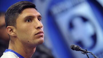 El nuevo refuerzo de los cementeros mostró su confianza que tiene en el entrenador español al sentenciar que Cruz Azul está más cerca de un título que el Tri.