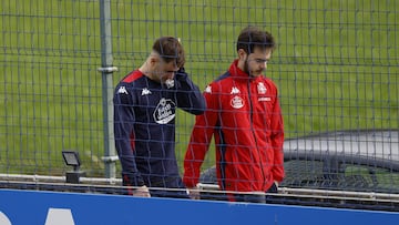 Barbero, abandonando el entrenamiento del Deportivo.