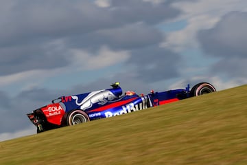 Daniil Kvyat con el Toro Rosso STR12.