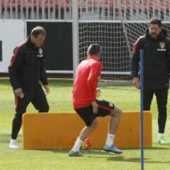 Simeone se lleva a todos los jugadores disponibles a Lisboa