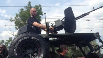 Gortat se presenta en su campus como si fuera un militar