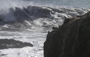 El surfista sudafricano, a punto de desaparecer tras los Morros