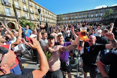Bilbao ya acoge a los primeros aficionados del Tottenham y Manchester United, que disputarán la final de la Europa League en San Mamés. La ciudad vive un ambiente vibrante, con la final como protagonista en calles.