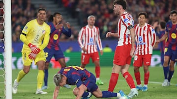 A controversial moment dominated Barcelona’s Champions League quarter-final first leg against Atlético Madrid on Tuesday night, as an unusual incident inside the box left players and fans stunned.