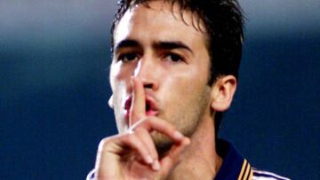 Ra&uacute;l mand&oacute; callar al Camp Nou al marcar el 2-2 en el Cl&aacute;sico del 13 de octubre de 1999.