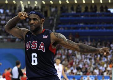 James bounced back as part of the Redeem Team at Beijing 2008, and also won gold at London 2012, but the beginning of his international career was a disaster. He was just 19 when he was called up due to the USA’s swathe of absences, together with other emerging stars such as Carmelo Anthony, Dwyane Wade and Emeka Okafor. Half the team was under 24 and, from the most recent season, there was only one member of the All-NBA Team (Duncan) and two All-Stars (Duncan and Iverson). LeBron’s opening experience of FIBA basketball didn’t go well.