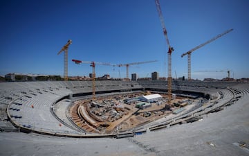 La remodelación del nuevo Estadio continúa en línea con las previsiones y en las próximas semanas será visible el forjado de la planta baja por la que los socios y socias, aficionados y aficionadas caminarán para entrar al estadio.