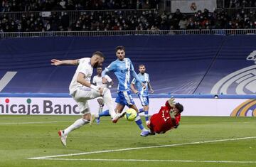 Benzema se dispone a hacer el 2-0