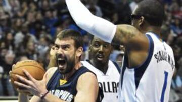 Marc Gasol frente a Stoudemire.